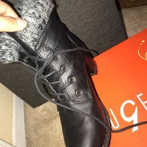 Black fur top booties